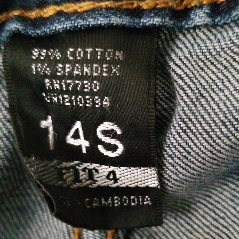 Mossimo curvy fit bootcut midrise jeans - Picture 2 of 5